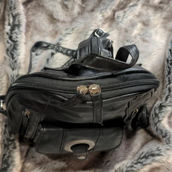 🌷Vegan Leather Backpack - Picture 11 of 16